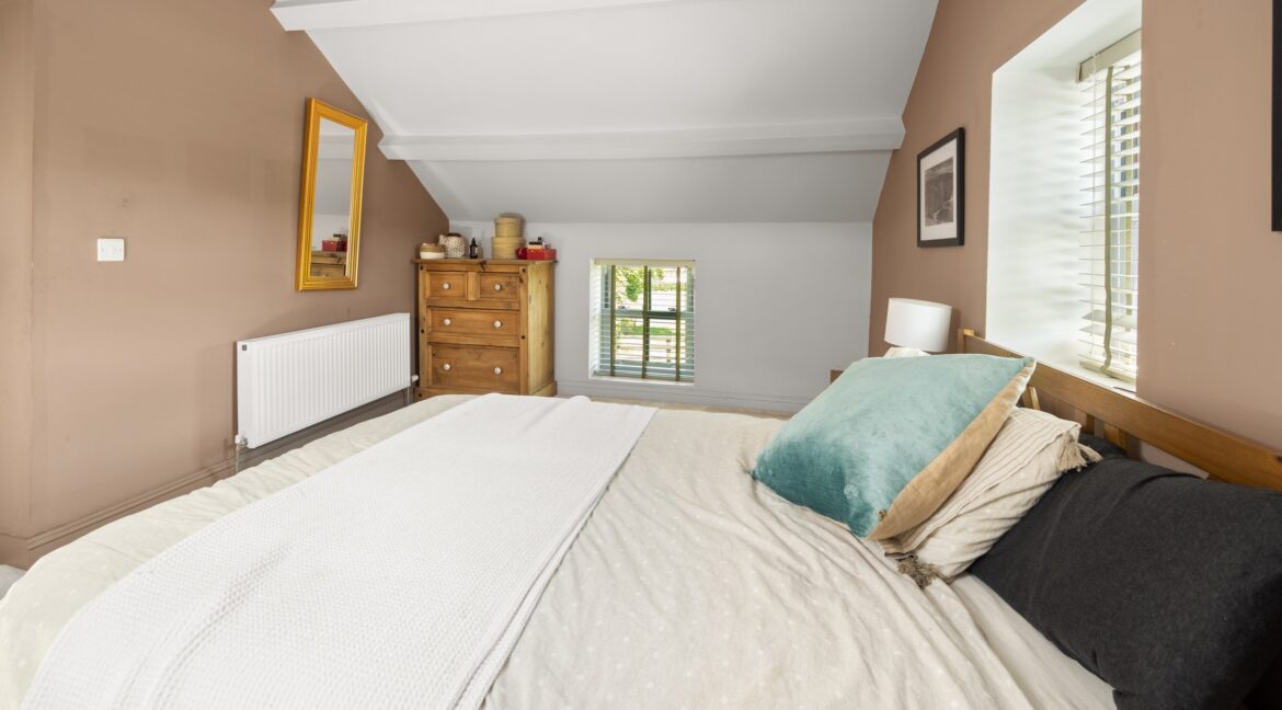 MasterBedroom_03