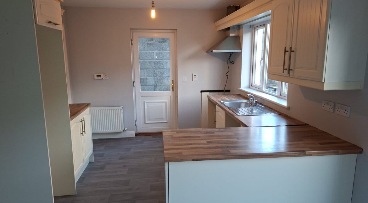 76c031f7-55b2-437c-b849-2a540c57c887